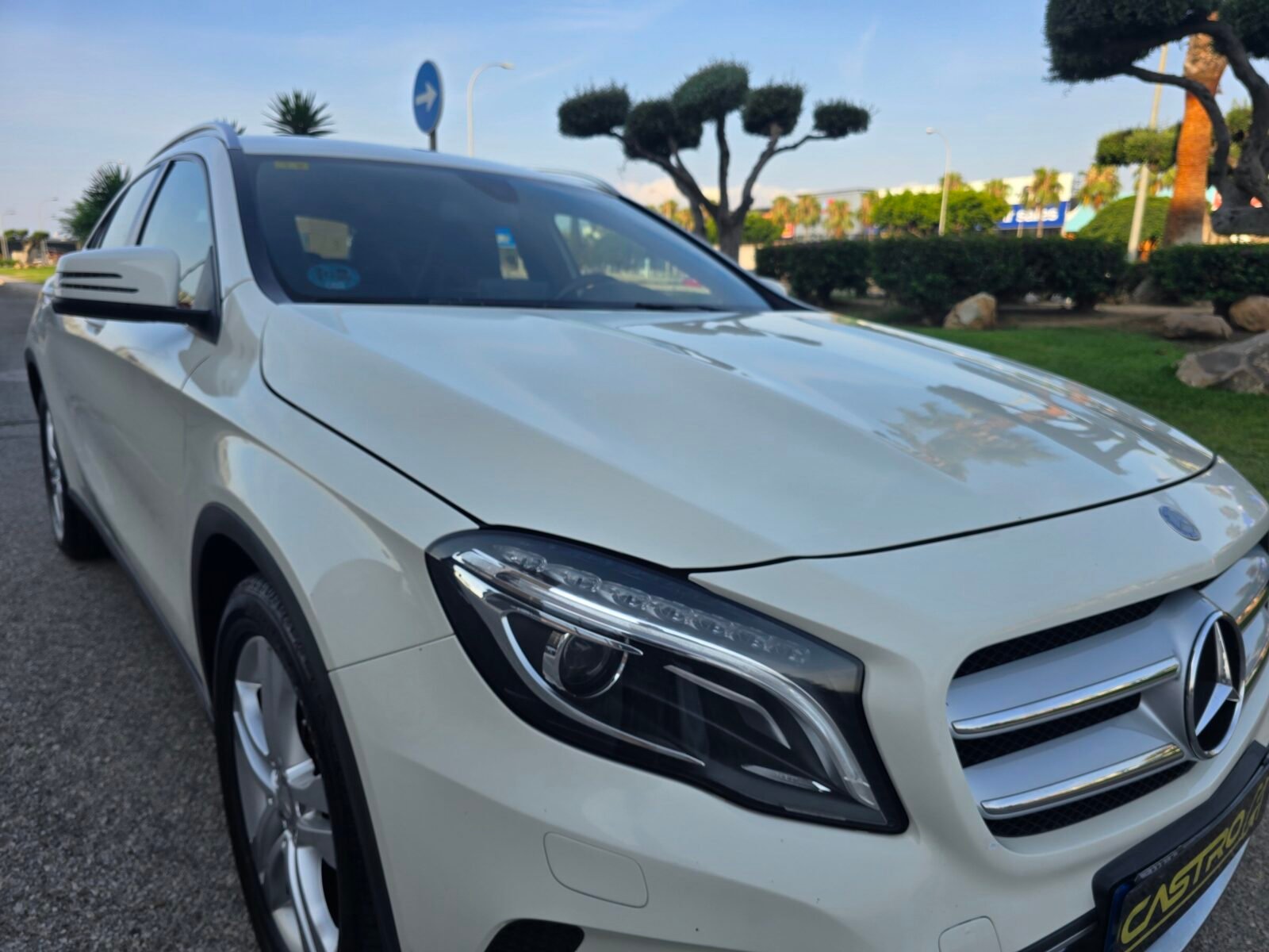 MERCEDES-BENZ CLASE GLA 200D URBAN 136CV