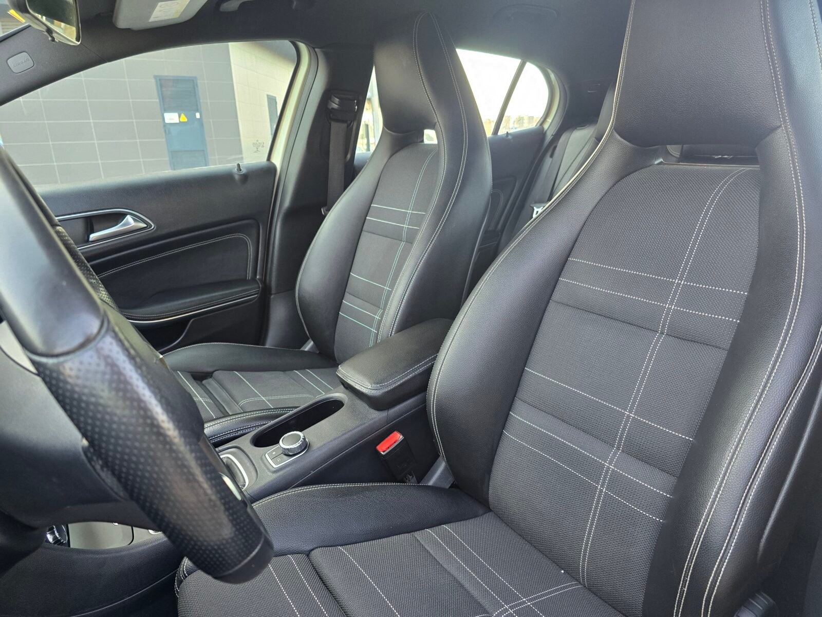 MERCEDES-BENZ CLASE GLA 200D URBAN 136CV