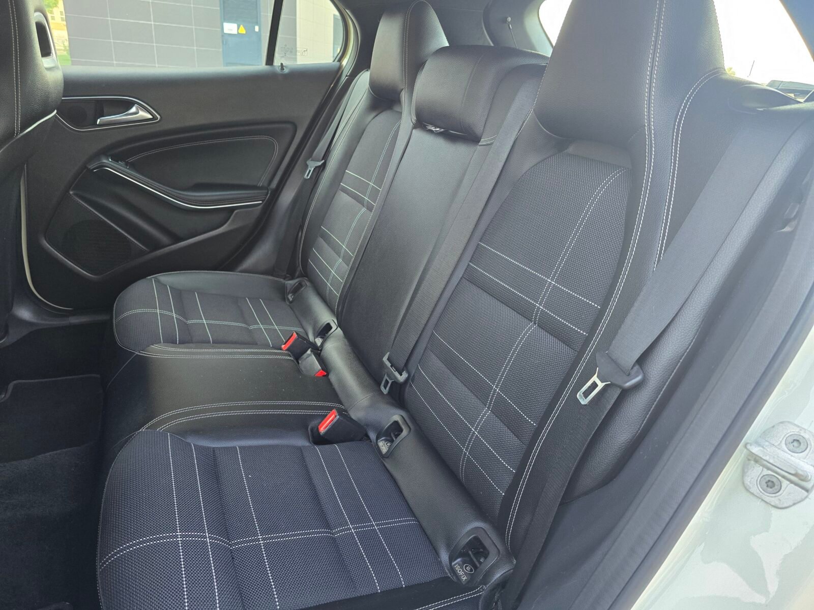 MERCEDES-BENZ CLASE GLA 200D URBAN 136CV