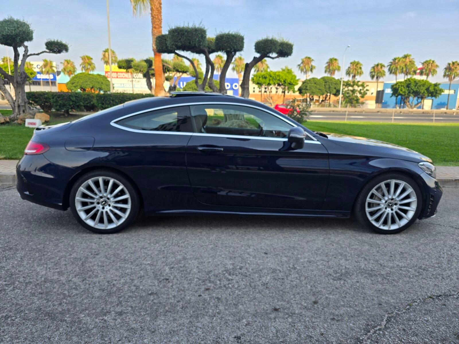 MERCEDES-BENZ CLASE C COUPÉ 220D AMG 194CV