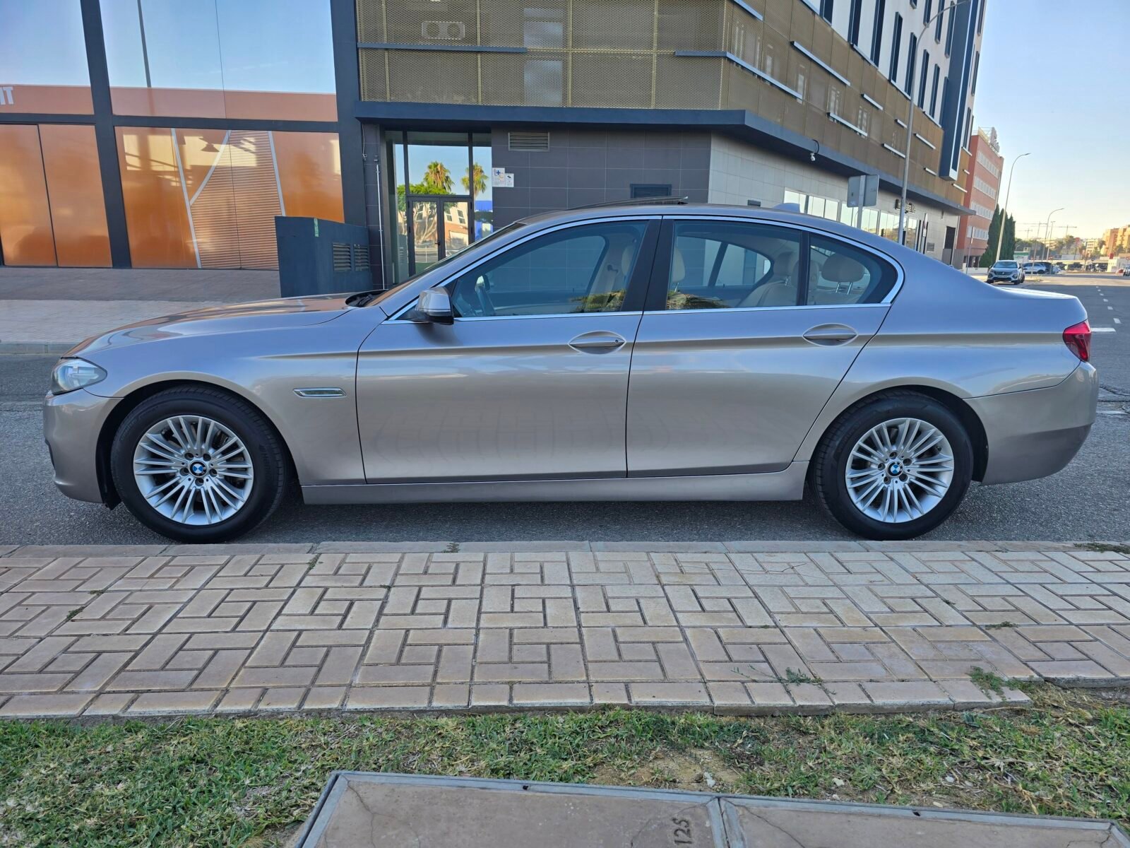 BMW Serie 5 525D 196CV