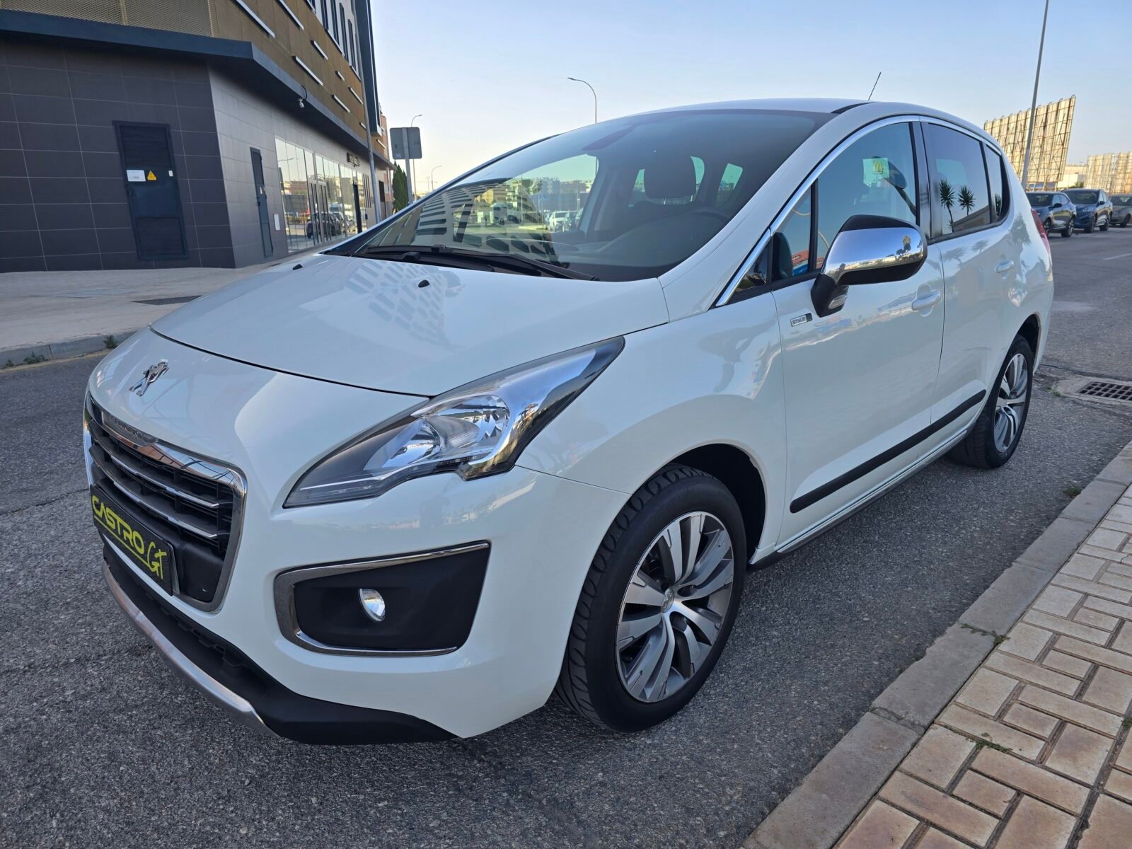 PEUGEOT 3008 1.2 STYLE 130CV