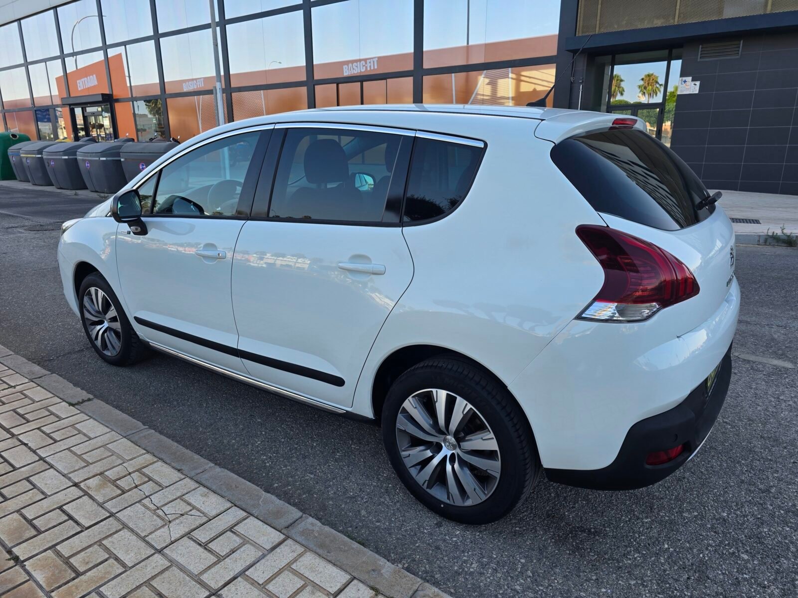 PEUGEOT 3008 1.2 STYLE 130CV