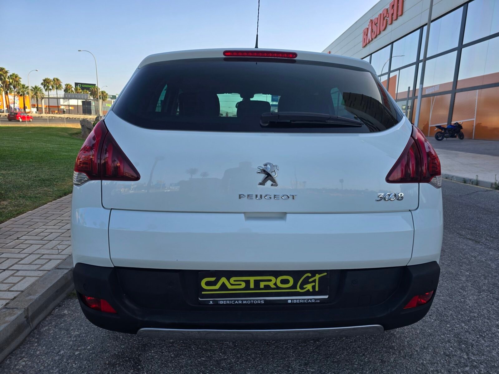 PEUGEOT 3008 1.2 STYLE 130CV