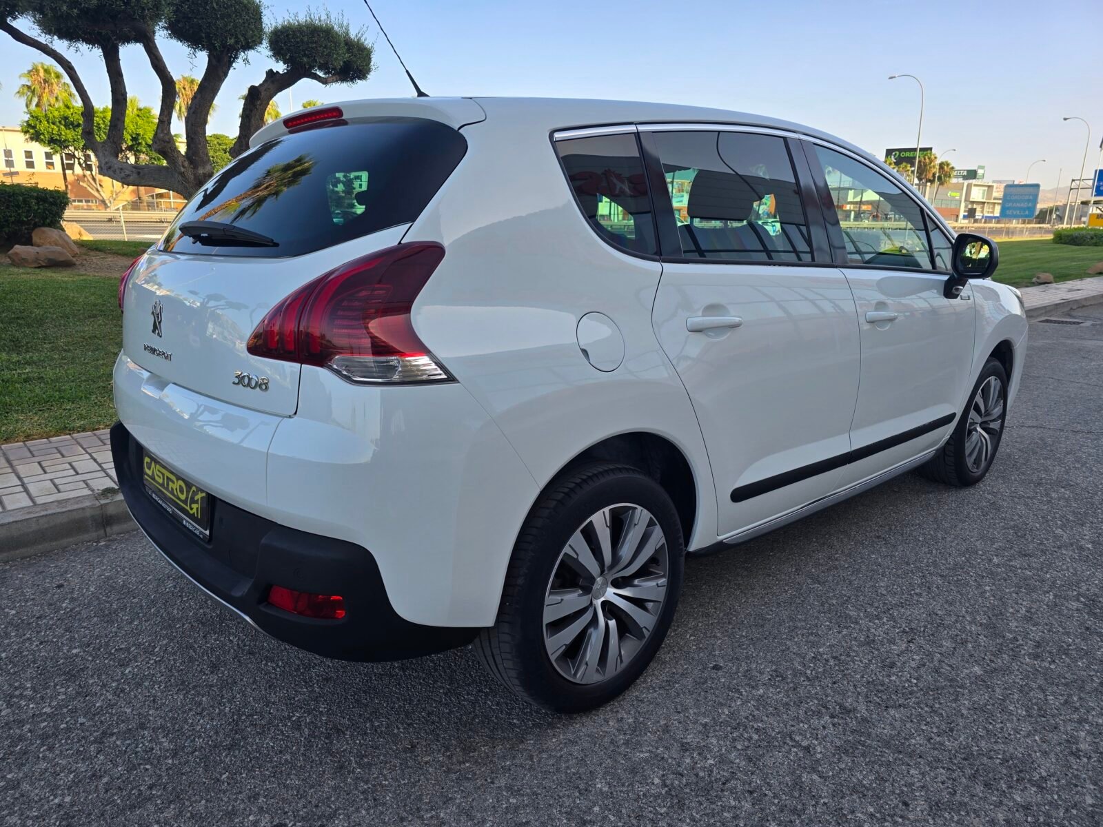 PEUGEOT 3008 1.2 STYLE 130CV