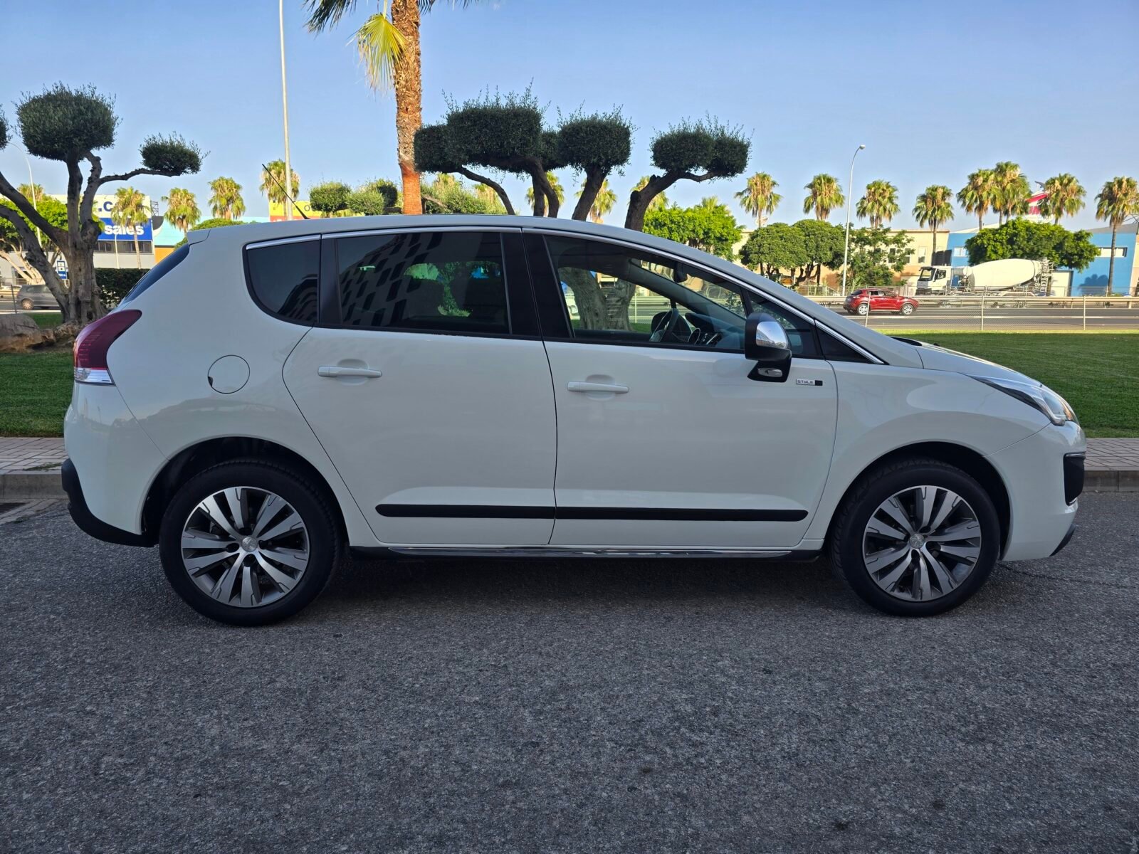 PEUGEOT 3008 1.2 STYLE 130CV