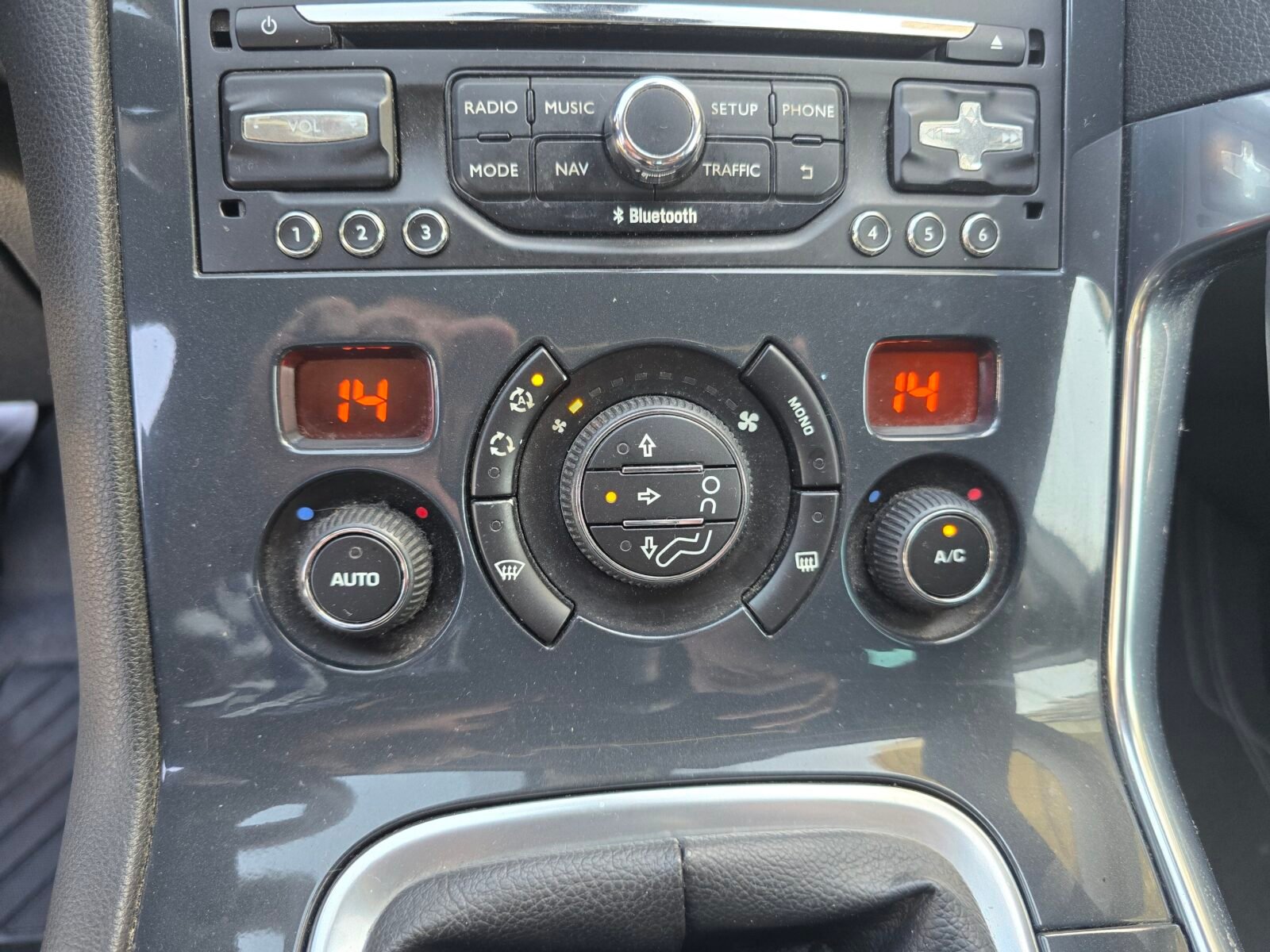 PEUGEOT 3008 1.2 STYLE 130CV