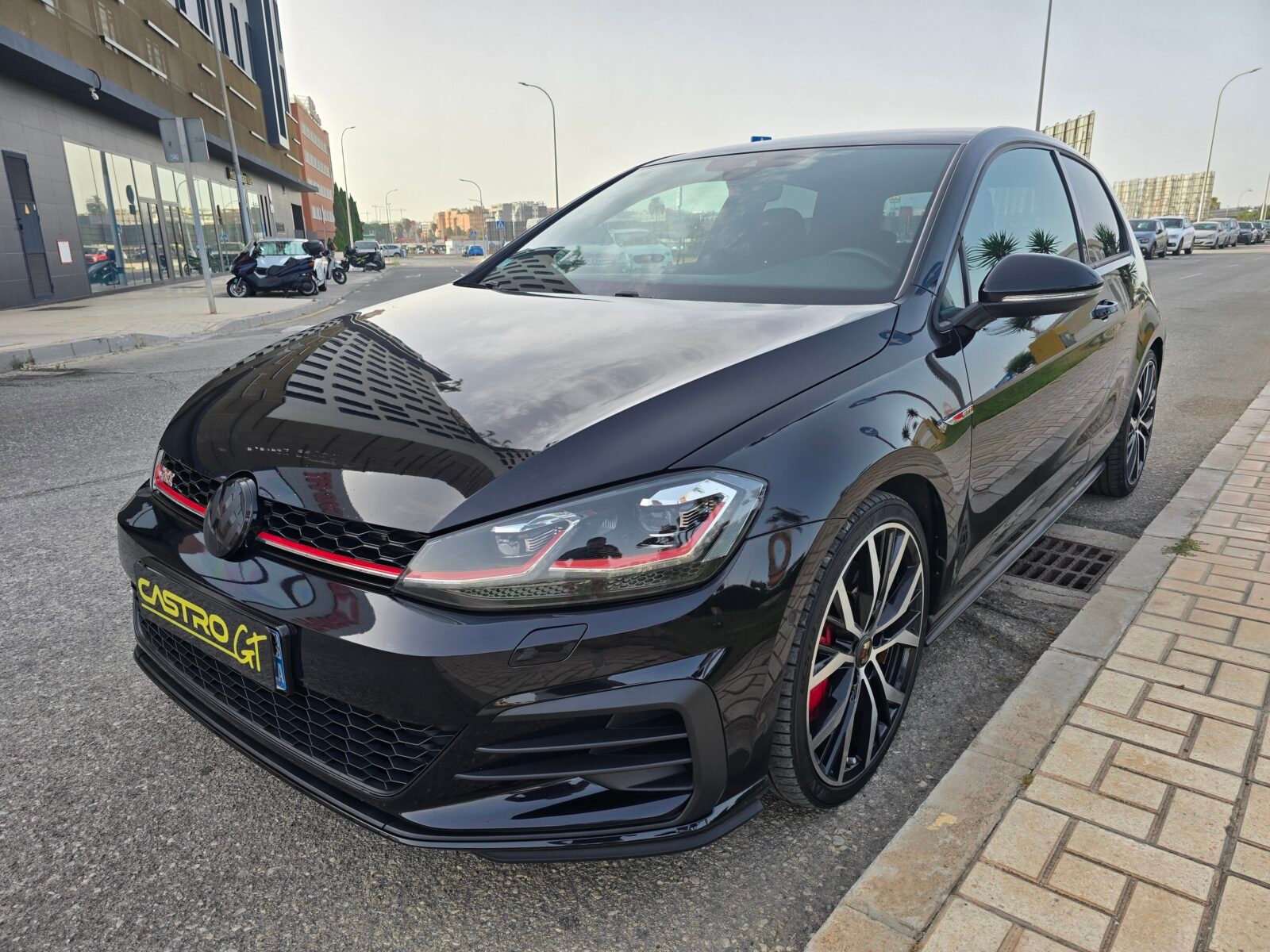 VOLKSWAGEN Golf GTI PERFORMANCE 2.0 TSI 245CV