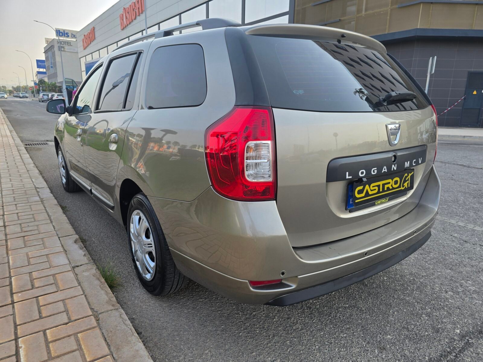 DACIA Logan 1.5DCI LAUREATE 75CV