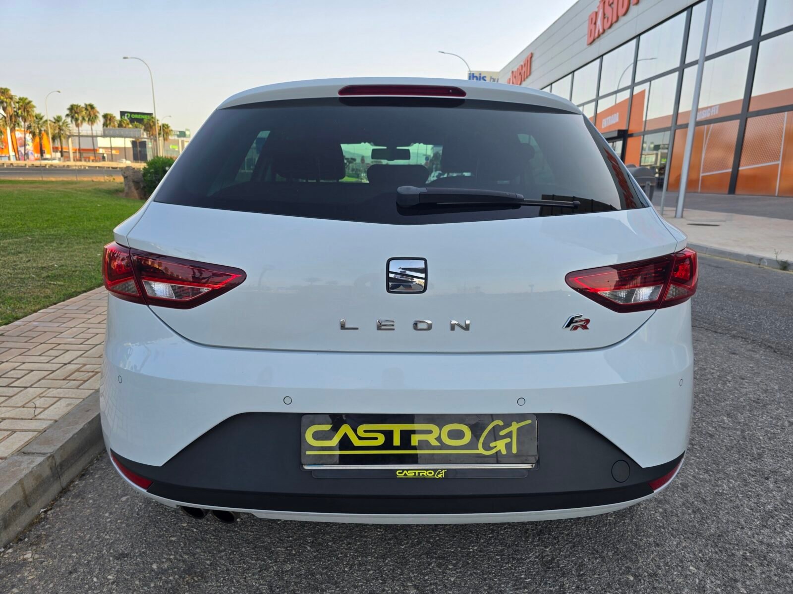 SEAT LEON FR 1.8 TSI DSG-7 180CV 