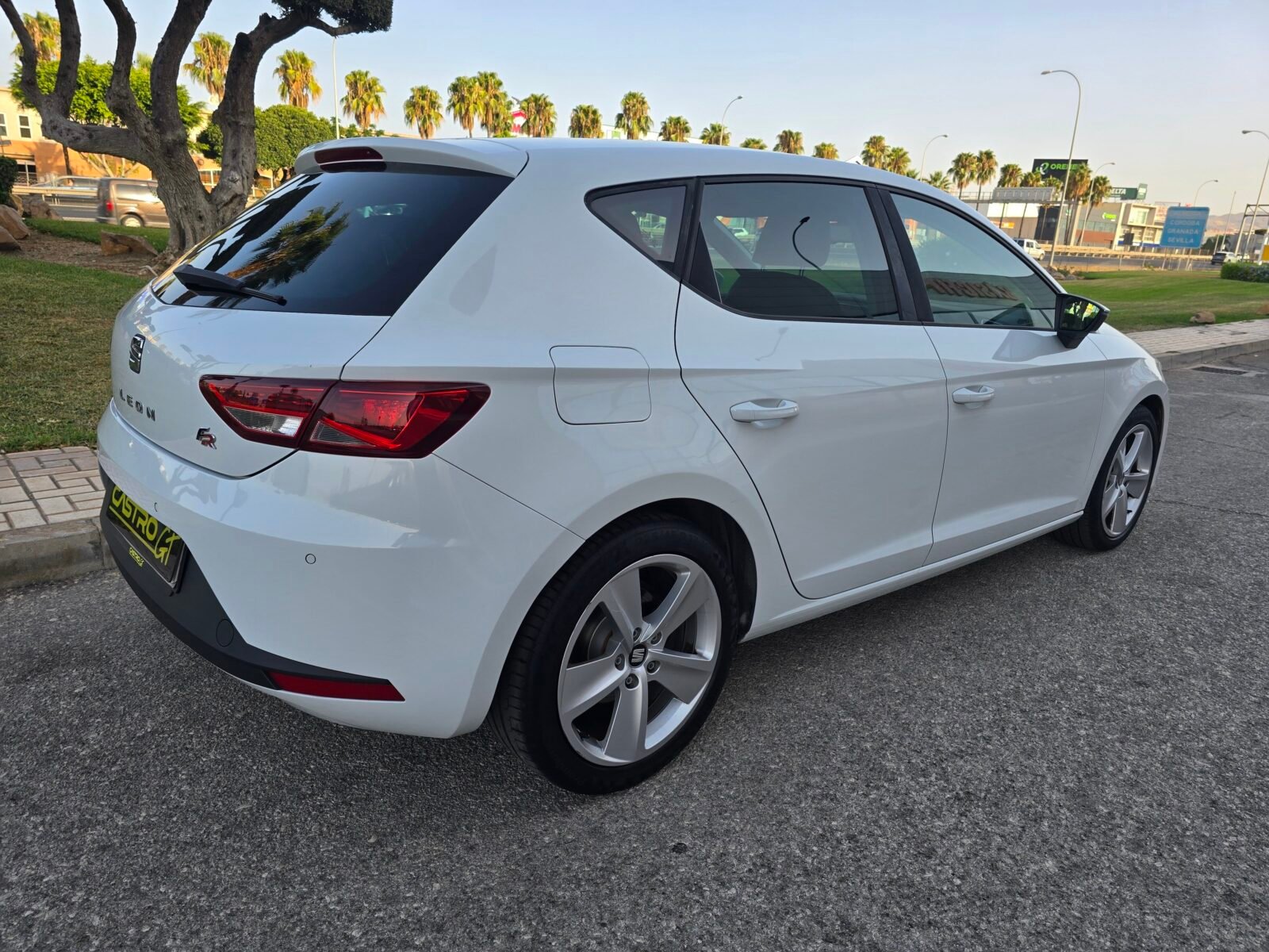 SEAT LEON FR 1.8 TSI DSG-7 180CV 
