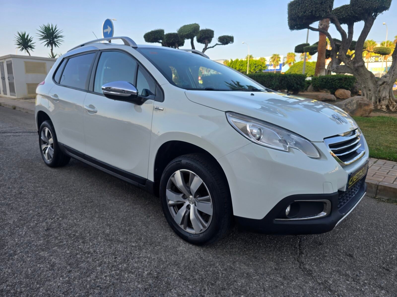 PEUGEOT 2008 1.2 STYLE 82CV