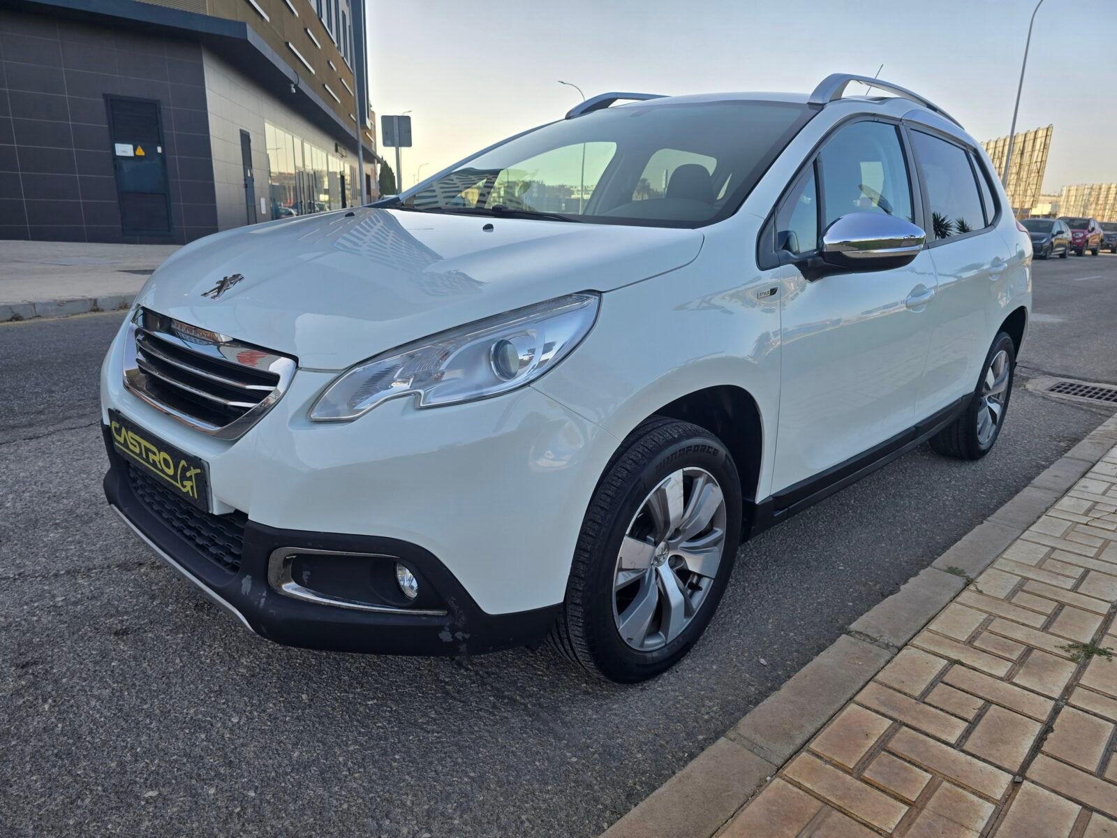 PEUGEOT 2008 1.2 STYLE 82CV