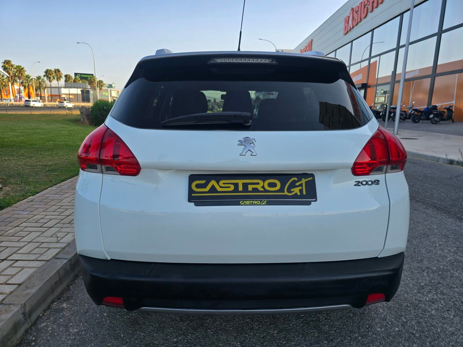 PEUGEOT 2008 1.2 STYLE 82CV