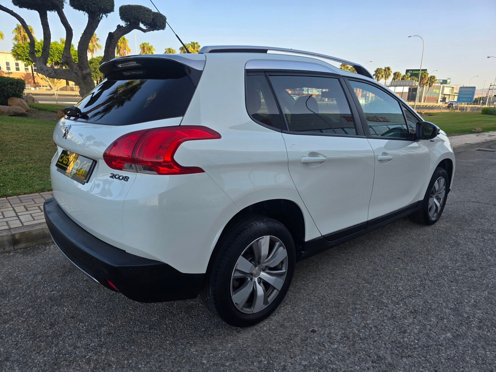 PEUGEOT 2008 1.2 STYLE 82CV