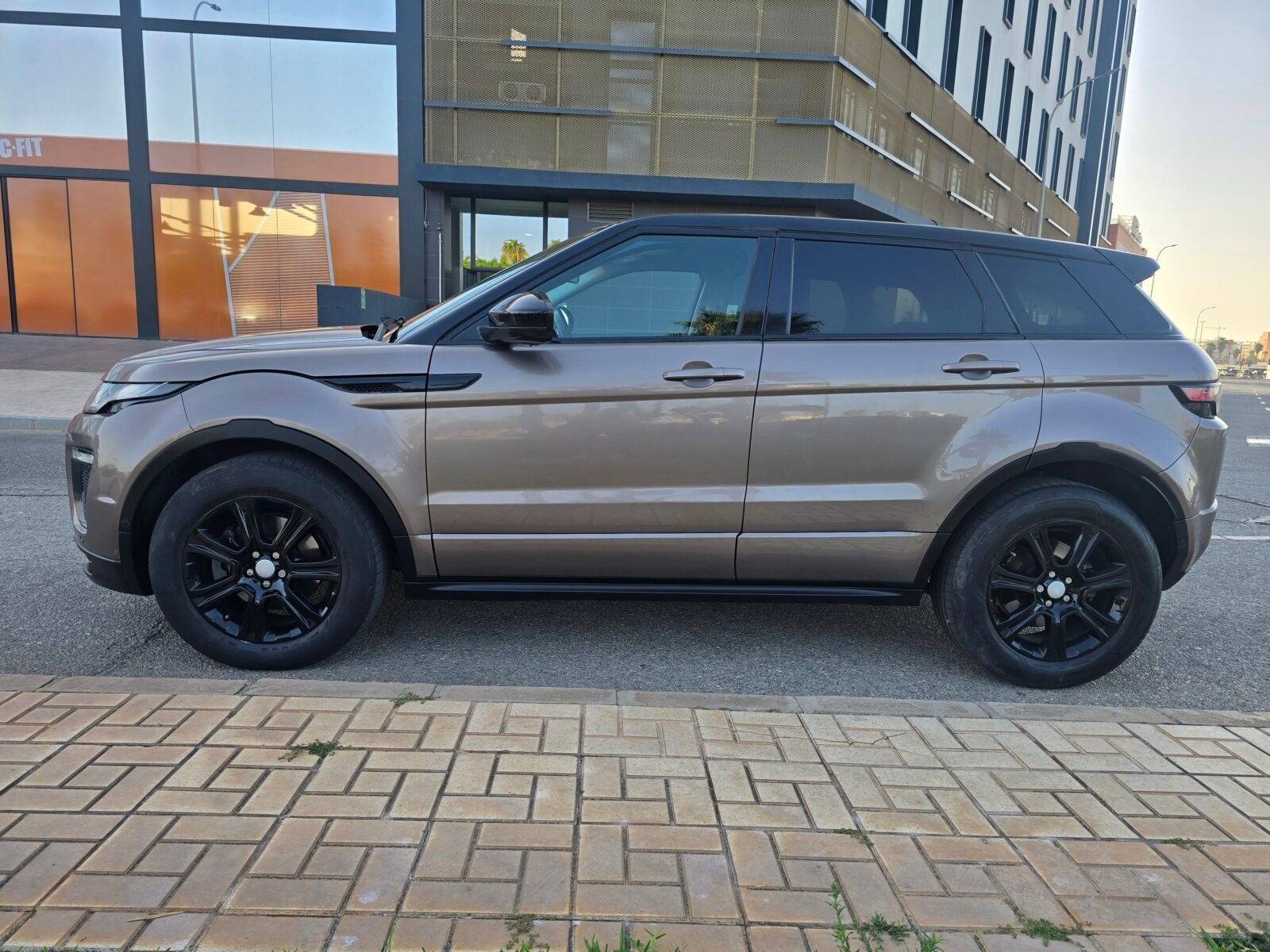 LAND-ROVER RANGE ROVER EVOQUE 2.0L 4WD DYNAMIC 150CV