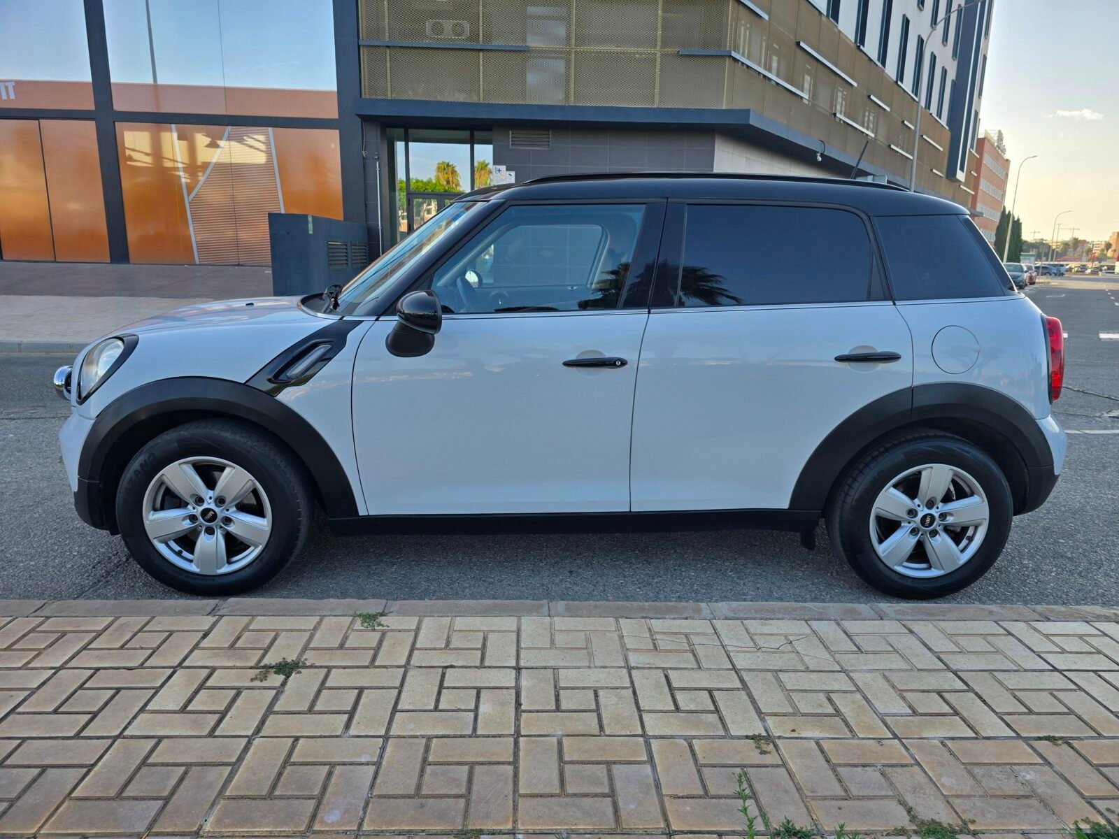 MINI COUNTRYMAN ONE D 90CV