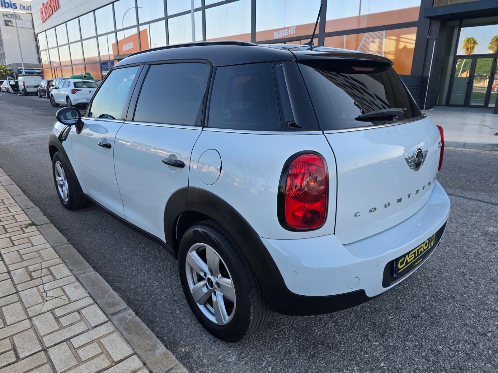 MINI COUNTRYMAN ONE D 90CV