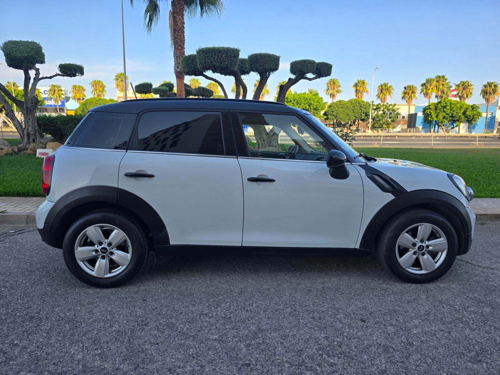 MINI COUNTRYMAN ONE D 90CV