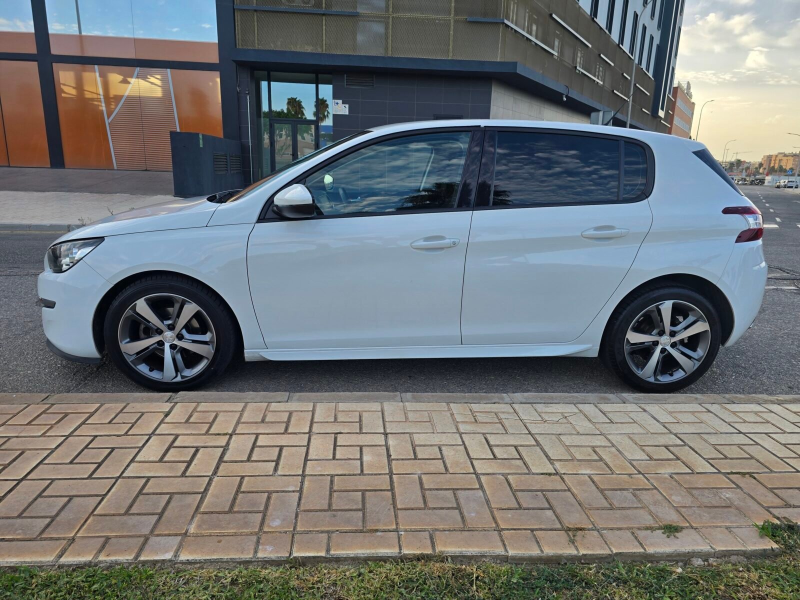 PEUGEOT 308 1.6 HDI ACTIVE 120CV