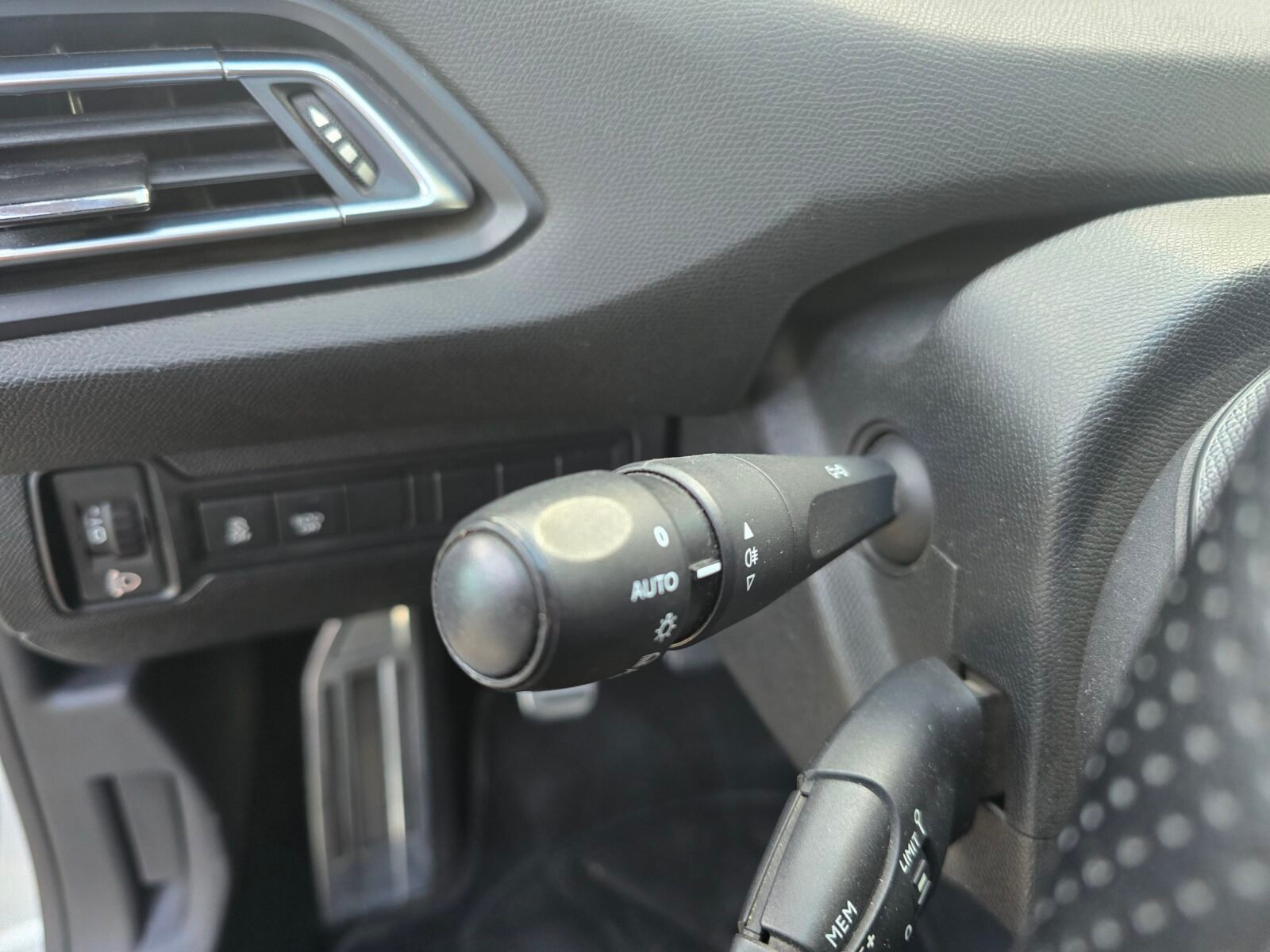 PEUGEOT 308 1.6 HDI ACTIVE 120CV