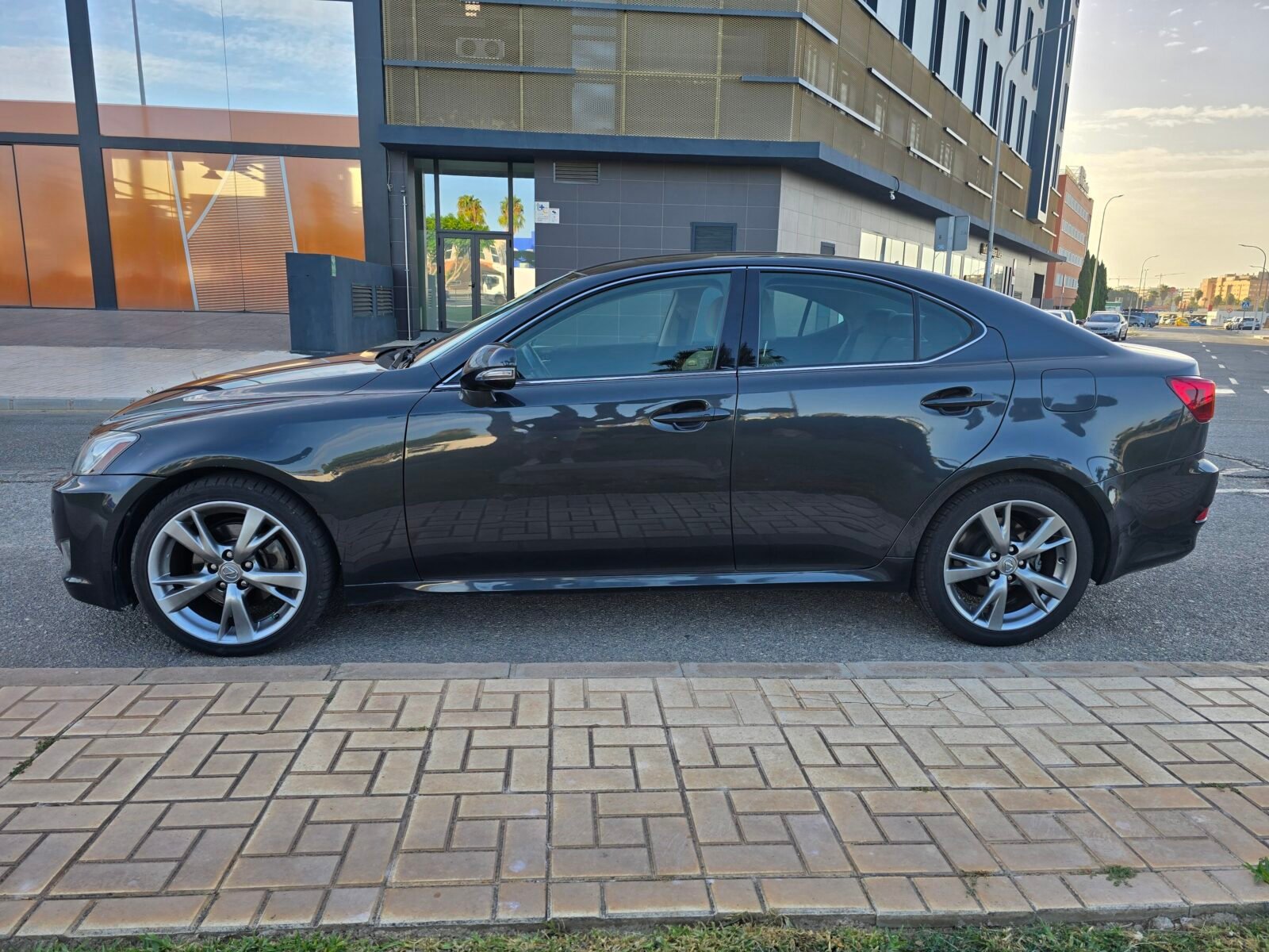 LEXUS IS 220D SPORT 176CV