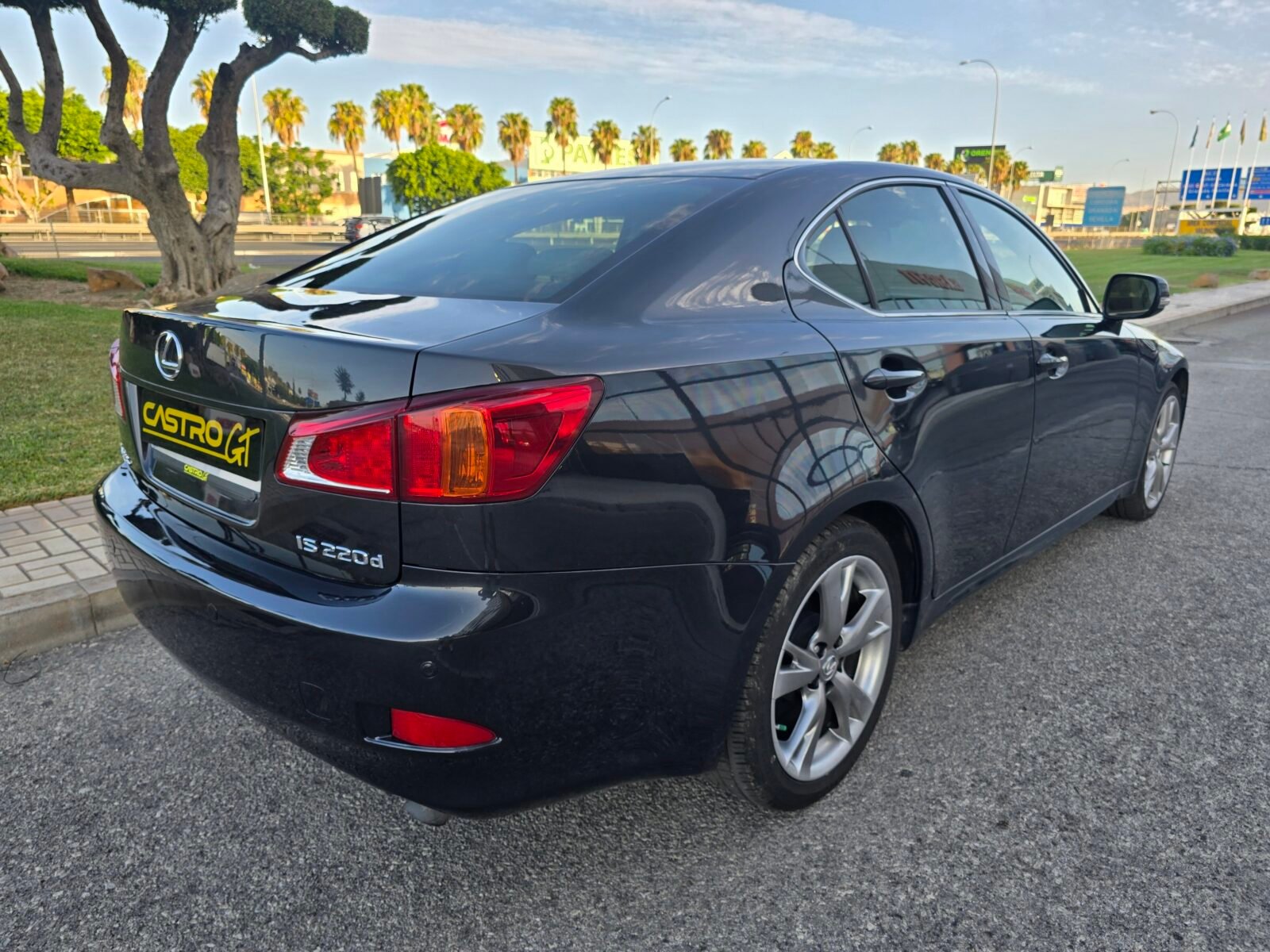 LEXUS IS 220D SPORT 176CV