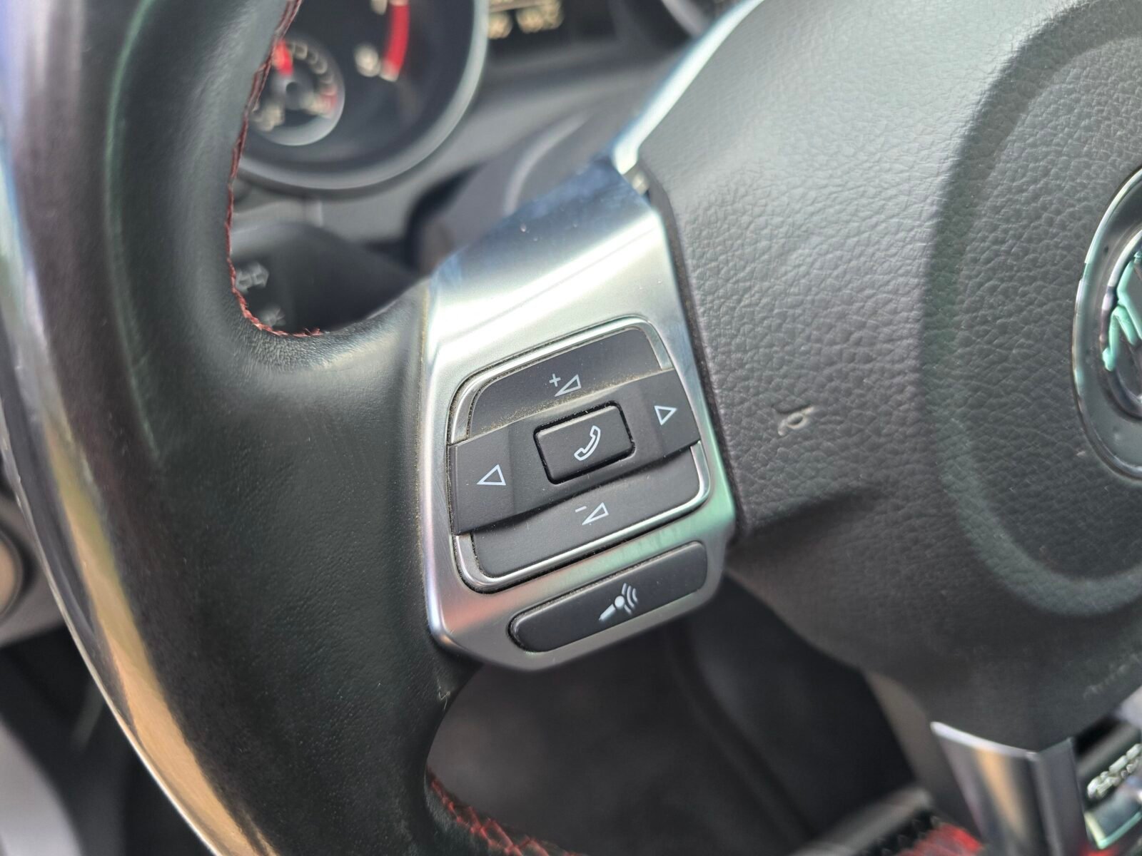 VOLKSWAGEN Golf GTI 2.0TSI 210CV