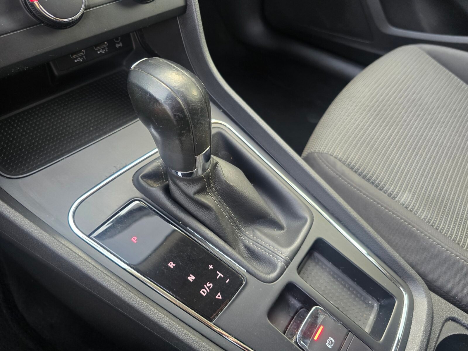 SEAT LEON 1.6TDI DSG STYLE 115CV