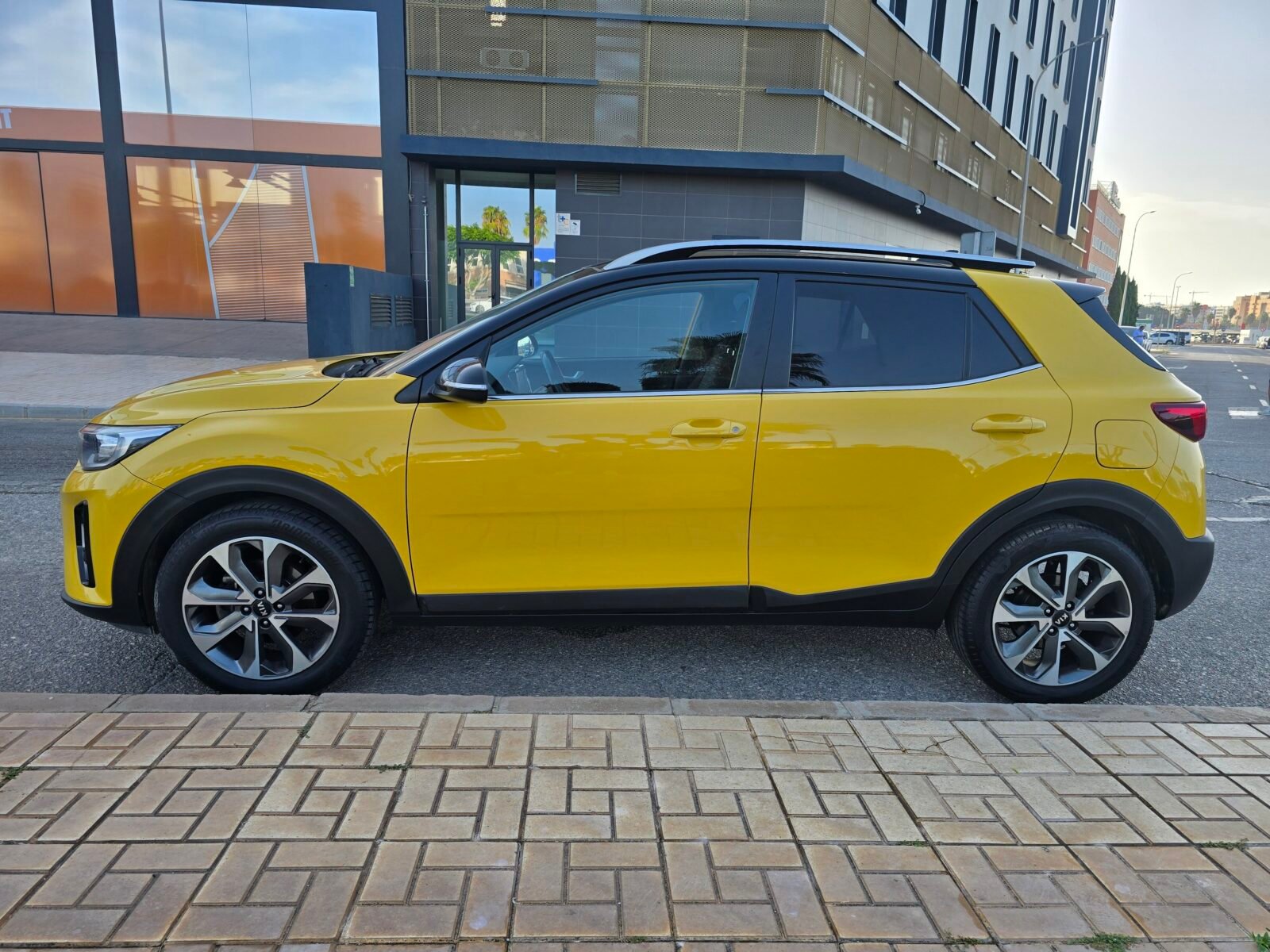 KIA STONIC 1.0 TGDI BLACK EDITION 100CV
