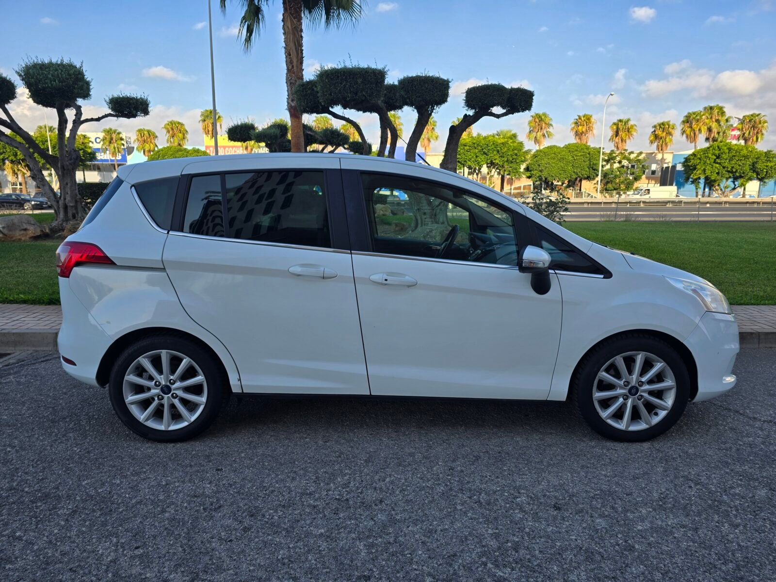 FORD B-MAX 1.5TDCI TITANIUM 95CV