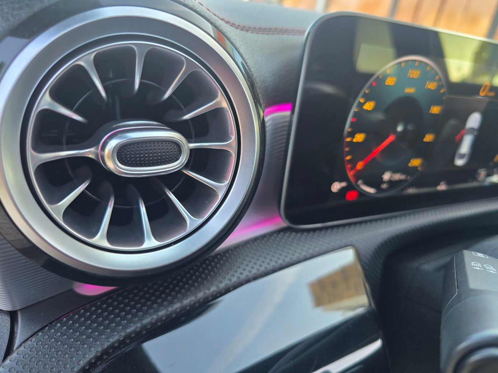 MERCEDES-BENZ CLASE CLA 200 D AMG PACK 150CV