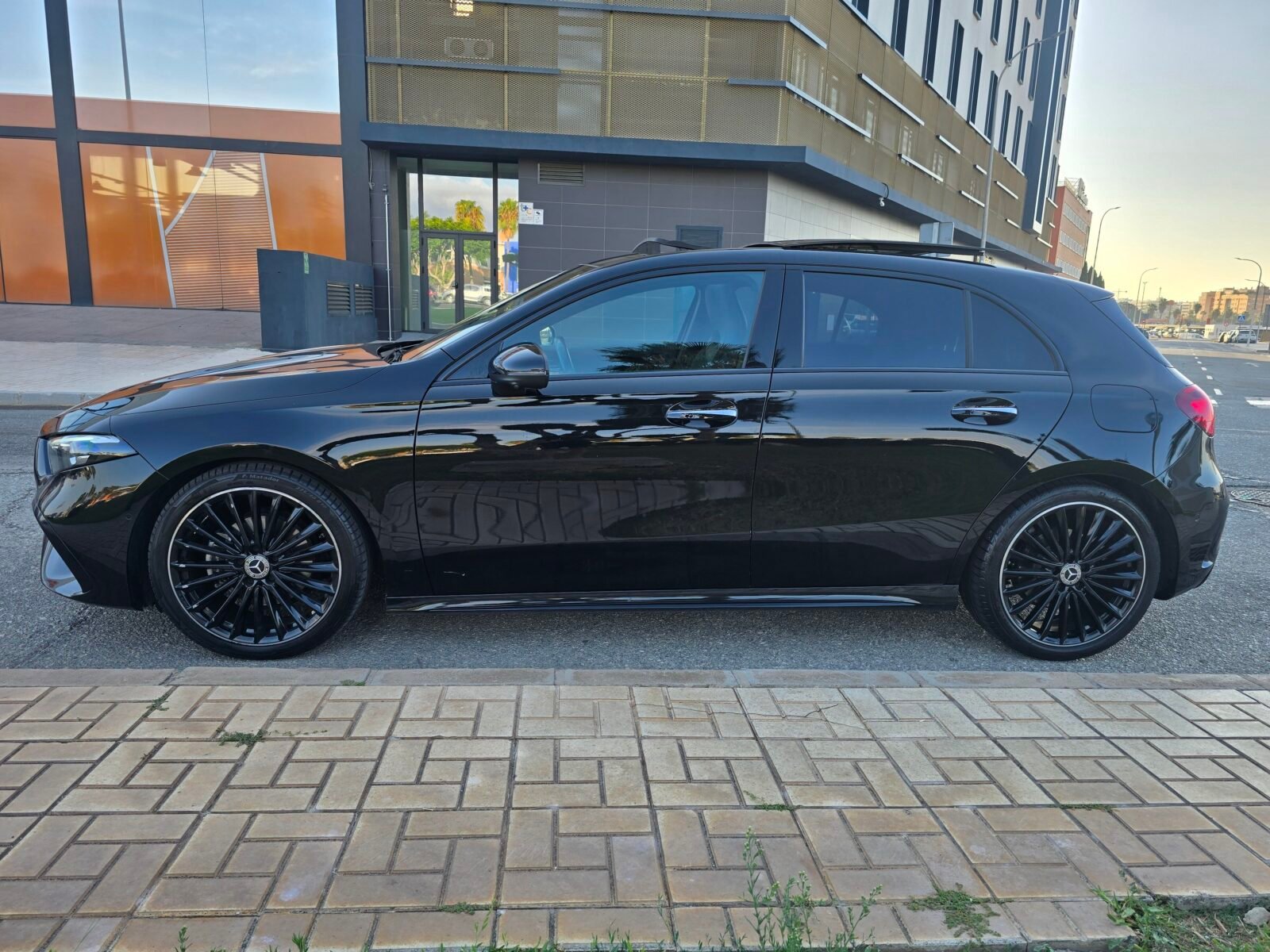 MERCEDES-BENZ Clase A 200 AMG PACK 163CV