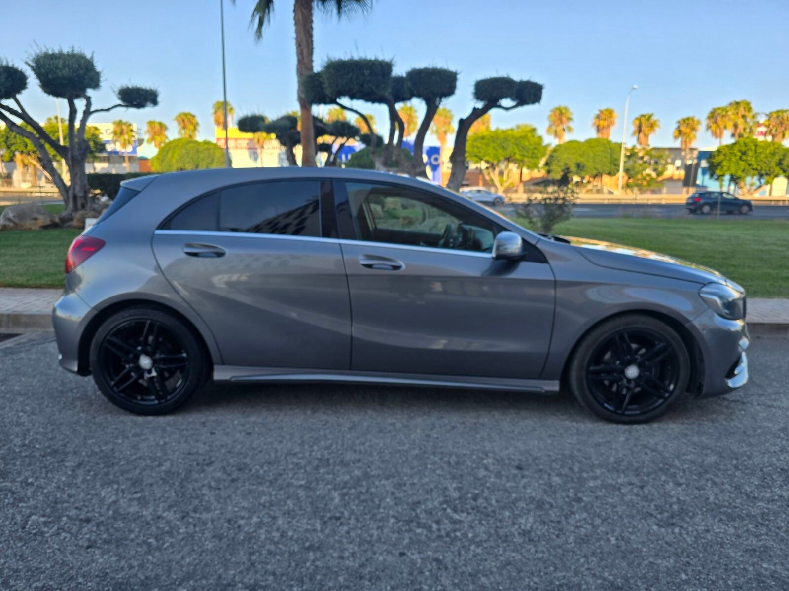 MERCEDES-BENZ Clase A 200D AMG PACK 136CV