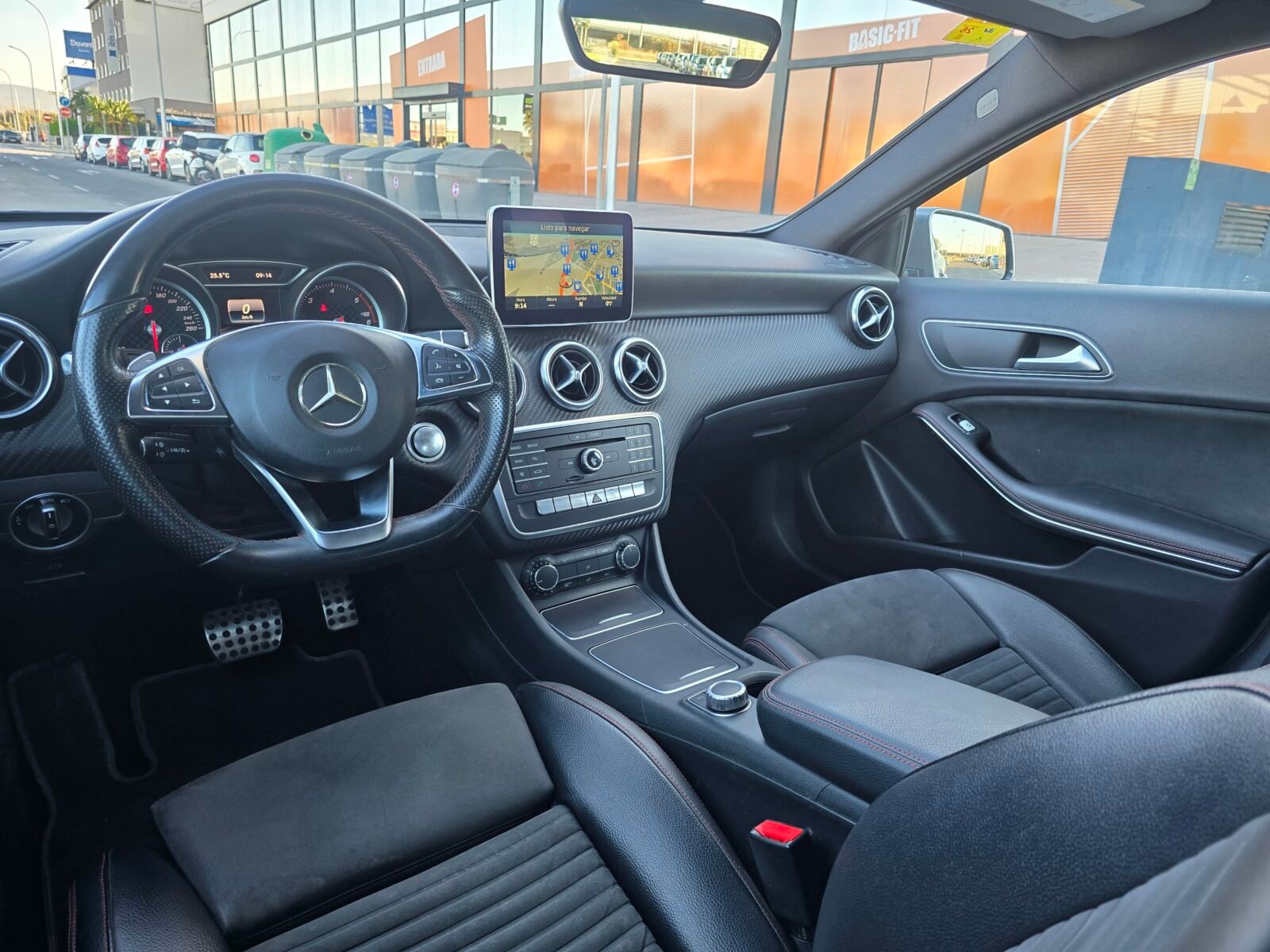 MERCEDES-BENZ Clase A 200D AMG PACK 136CV