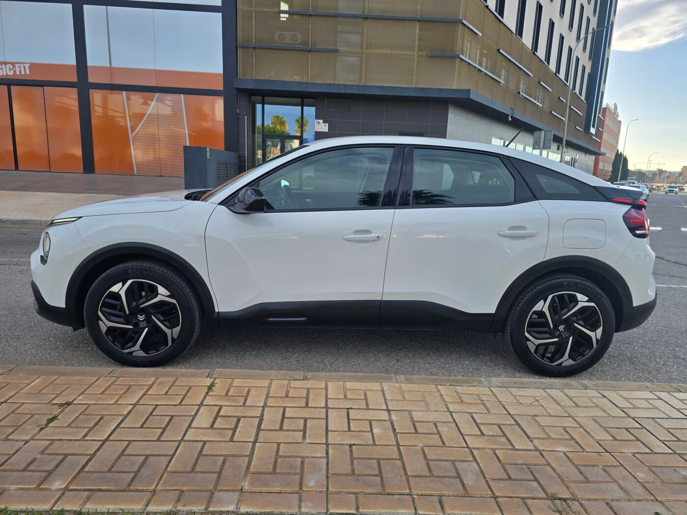 CITROEN C4 1.2 PLUS 130CV