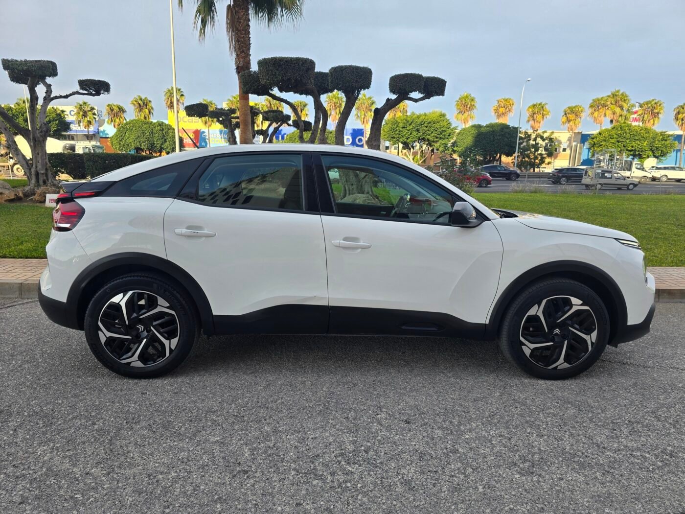 CITROEN C4 1.2 PLUS 130CV